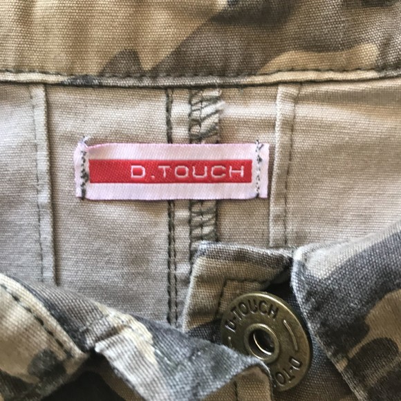 NWOT D. Touch Camo Embroidered Bird Peacock Cropped Military Look Jacket sz Med - Picture 3 of 11